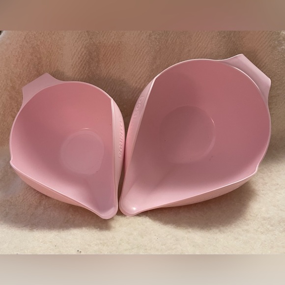 New POURfect Set of 2 Spill Poof Bowls w/Measurements inside of bowl - Picture 4 of 7